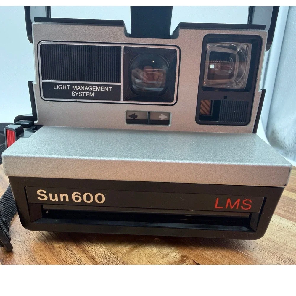 UNTESTED‎ Polaroid Sun 600 LMS Instant Film Camera Silver Black Vintage 0400